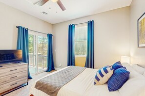 4 bedrooms, iron/ironing board, Internet, bed sheets