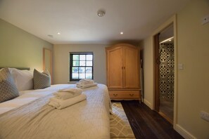 1 bedroom, iron/ironing board, internet, bed sheets