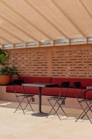 Outdoor dining - 1914 Charm Meets Modern Design | San Rafael (Mexico City)