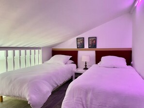 1 habitación, tabla de planchar con plancha, wifi y ropa de cama 