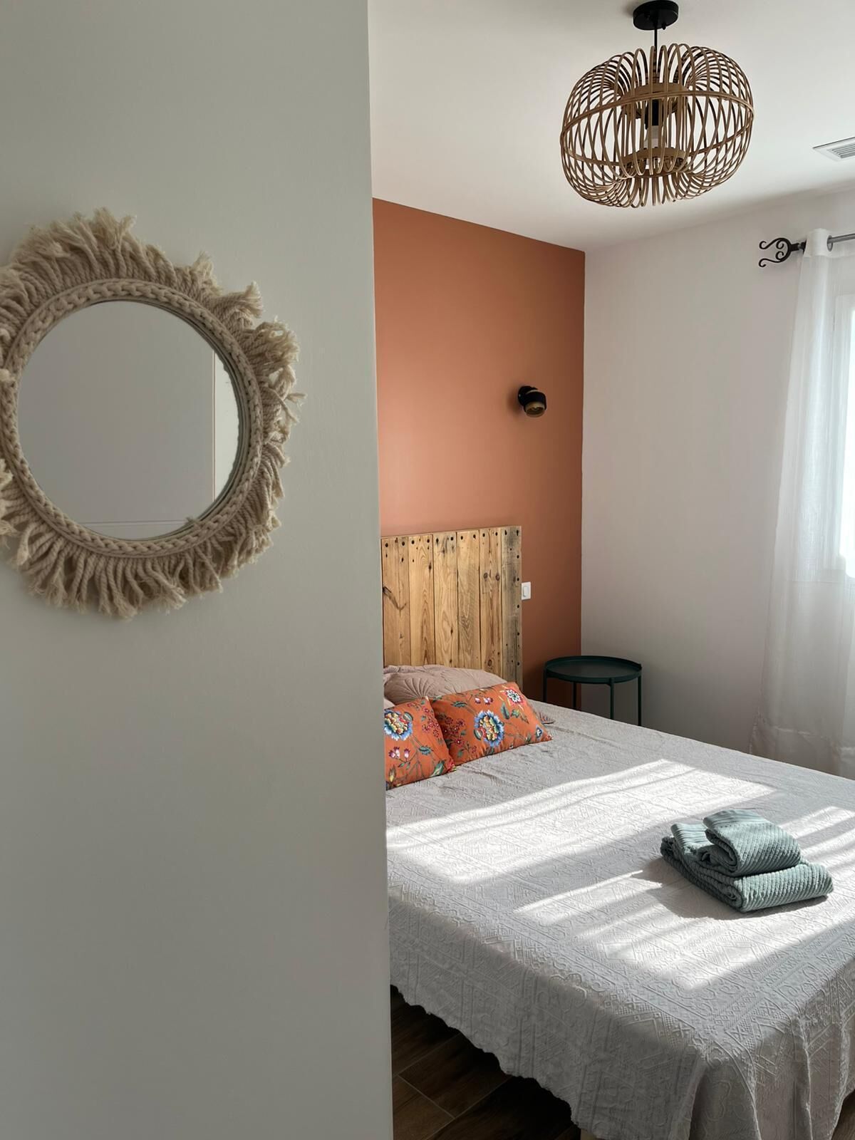 3 bedrooms, travel cot, free WiFi, bed sheets