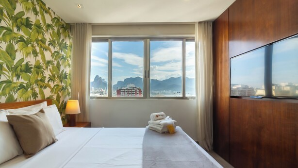 Deluxe-Apartment | Essbereich im Zimmer