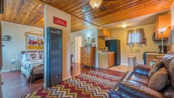 1 Schlafzimmer, Bügeleisen/Bügelbrett, kostenloses WLAN, Bettwäsche