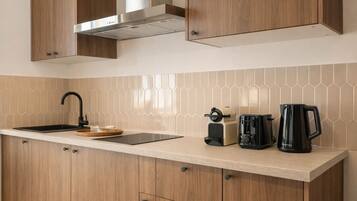 Superior Apartment, Courtyard View | Private kitchen