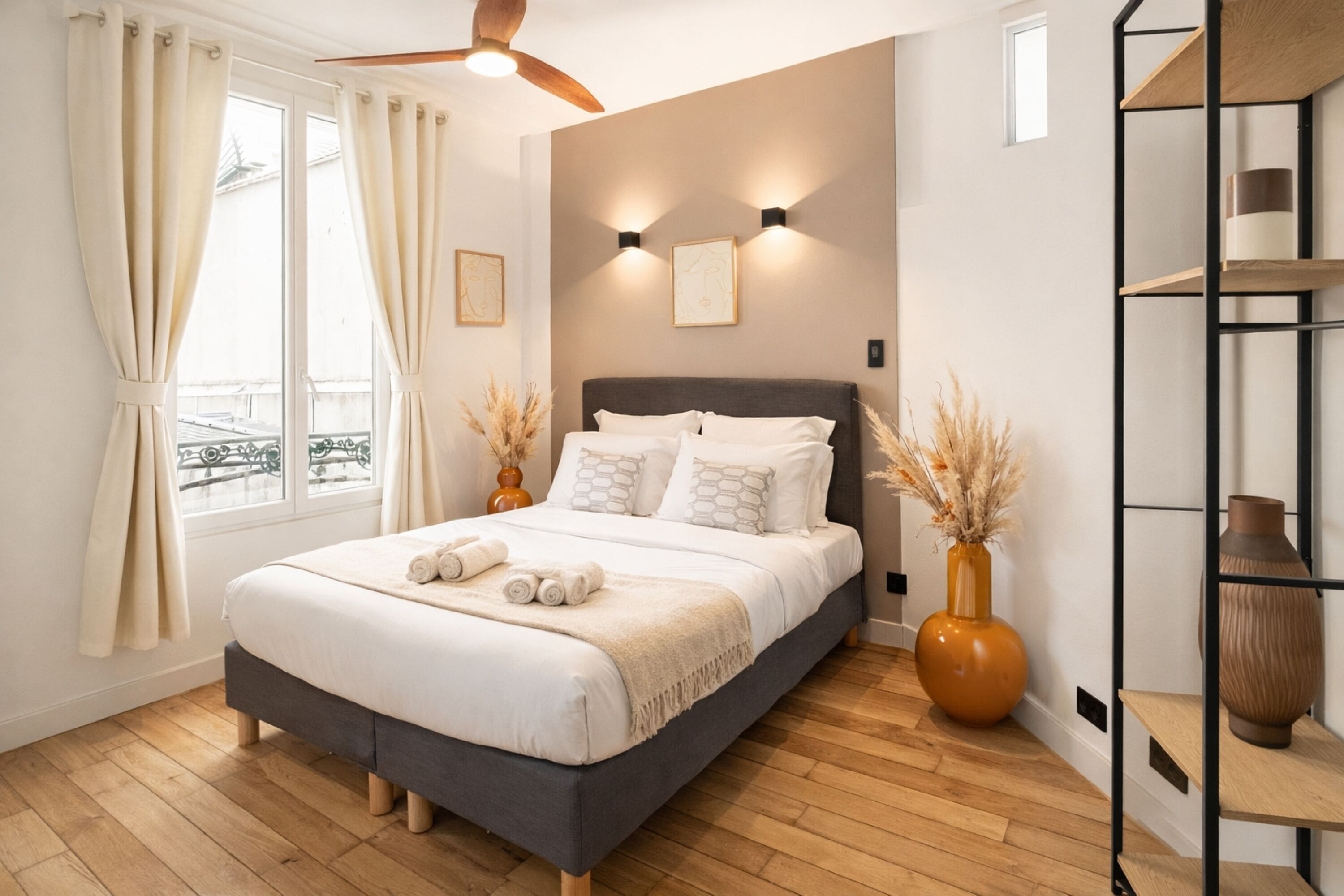 Departamento superior, vista al patio | Tabla de planchar con plancha, cuna de viaje y wifi gratis 