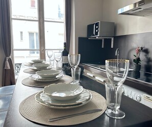 Appartement Supérieur, vue cour intérieure | Cuisine privée