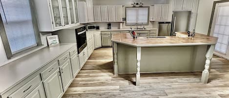 Mikrowelle, Ofen, Herdplatte, Geschirrspüler