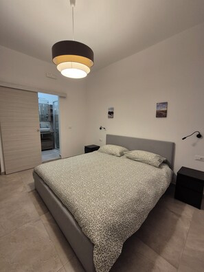 2 bedrooms, desk, soundproofing, iron/ironing board