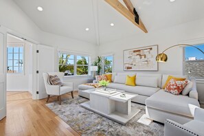 TV - Shoreline Splendor on the Mesa (Santa Barbara)