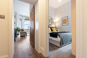 2 Schlafzimmer, Bügeleisen/Bügelbrett, Bettwäsche