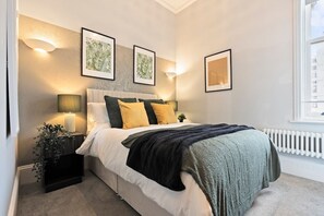 2 bedrooms, iron/ironing board, bed sheets - Cosy 2 bed in Worthing - Sea Views - Balcony (Worthing)