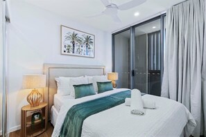 2 室のベッドルーム、アイロン / アイロン台、WiFi (無料)、ベッドシーツ