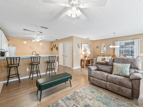 Charming 2BR Patio Villa with Golf Cart in Vibrant Village of Santiago