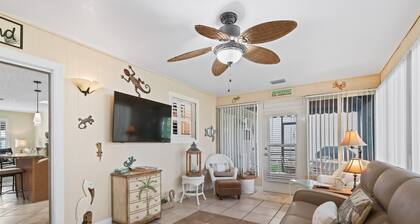 Charming 2/2 Cottage in Liberty Park – Golf Cart Included!