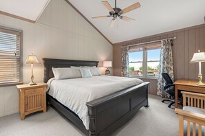 4 Schlafzimmer, Schreibtisch, Bügeleisen/Bügelbrett, WLAN