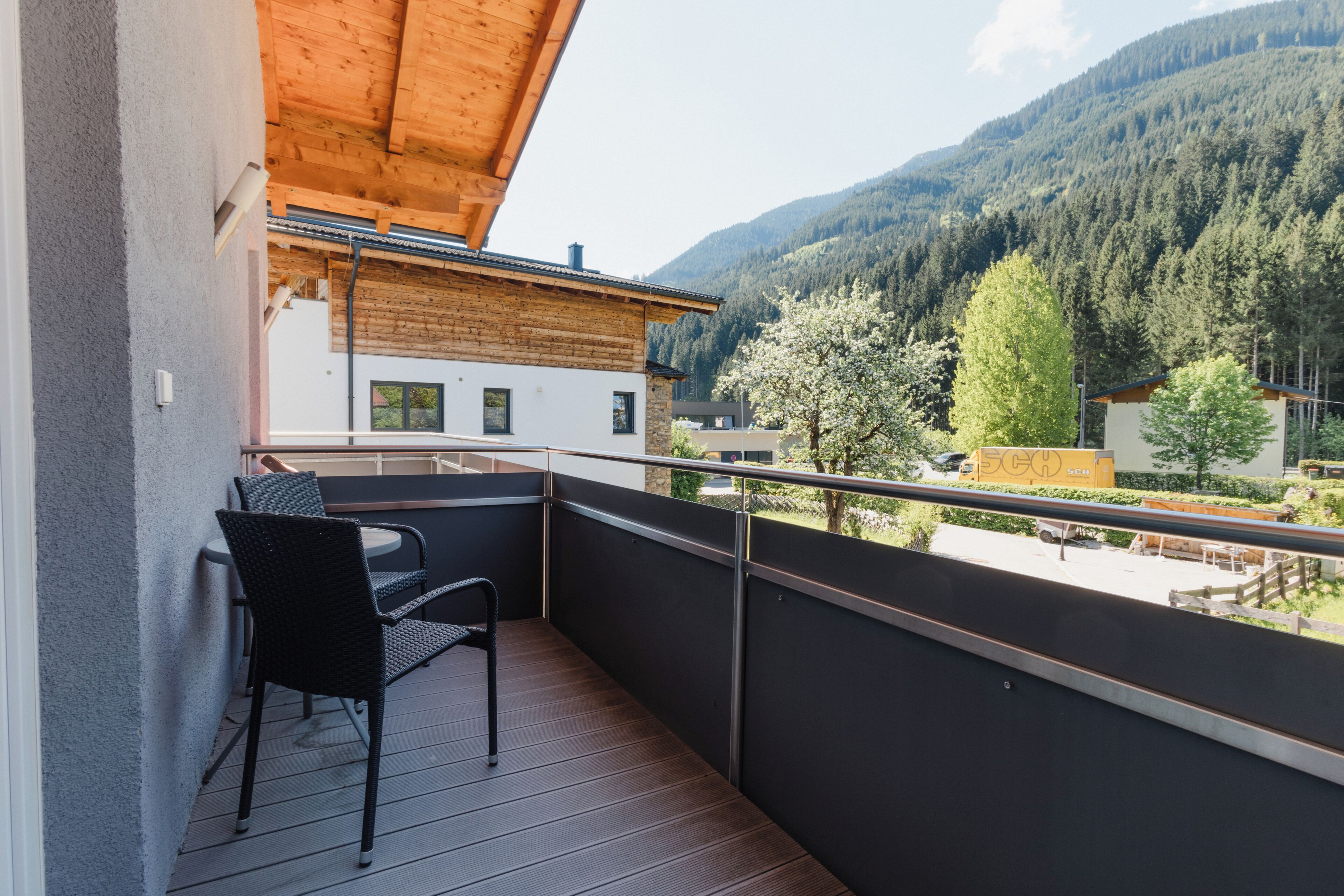 Comfort Apartment, 3 Bedrooms, Mountain View | Balcony view