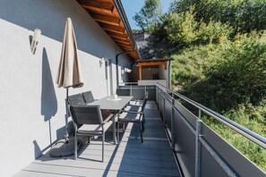 Comfort Apartment, 3 Bedrooms, Mountain View | Balcony view - Appartement Peter (Saalbach)