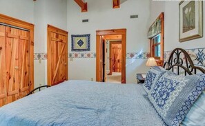 4 bedrooms, iron/ironing board, free WiFi, bed sheets