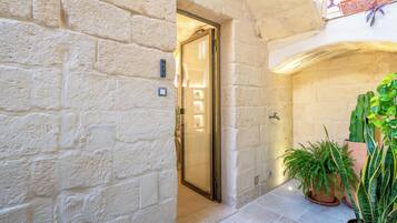 Deluxe Double Room, Air conditioning | Free WiFi