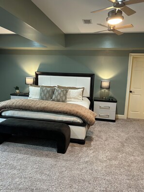 5 bedrooms, iron/ironing board, WiFi, bed sheets