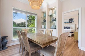 House, Multiple Beds, Patio, Garden View (Vintage Blue) | Dining