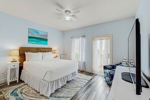 4 bedrooms, iron/ironing board, internet, bed sheets