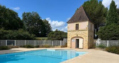 Quiet Holiday Home With Pool in the Dordogne