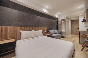 Schreibtisch, WLAN, Bettwäsche