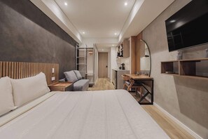 Desk, WiFi, bed sheets