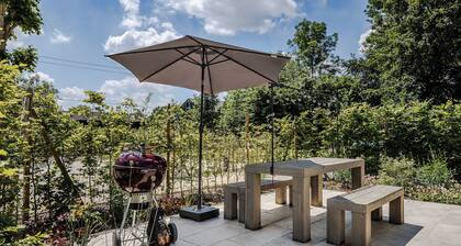 Cosy holiday home, walhalla for cyclists & hikers, well connected, pet-friendly