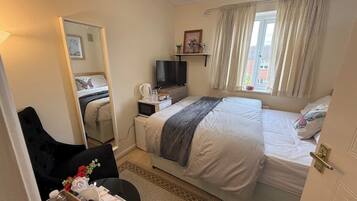 1 bedroom, iron/ironing board, free WiFi