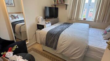 1 bedroom, iron/ironing board, free WiFi