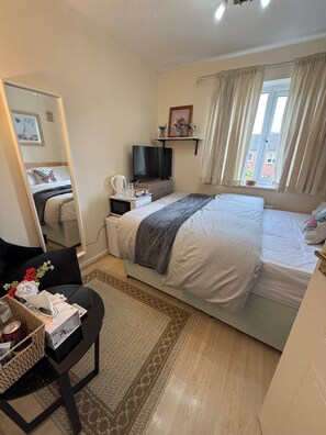 1 bedroom, iron/ironing board, free WiFi