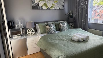 1 chambre, bureau, fer et planche Ă repasser, Wi-Fi gratuit