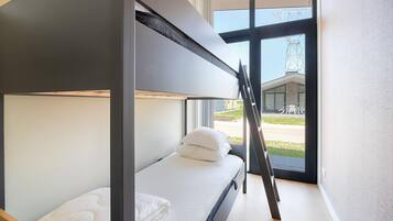 House | 2 bedrooms, bed sheets
