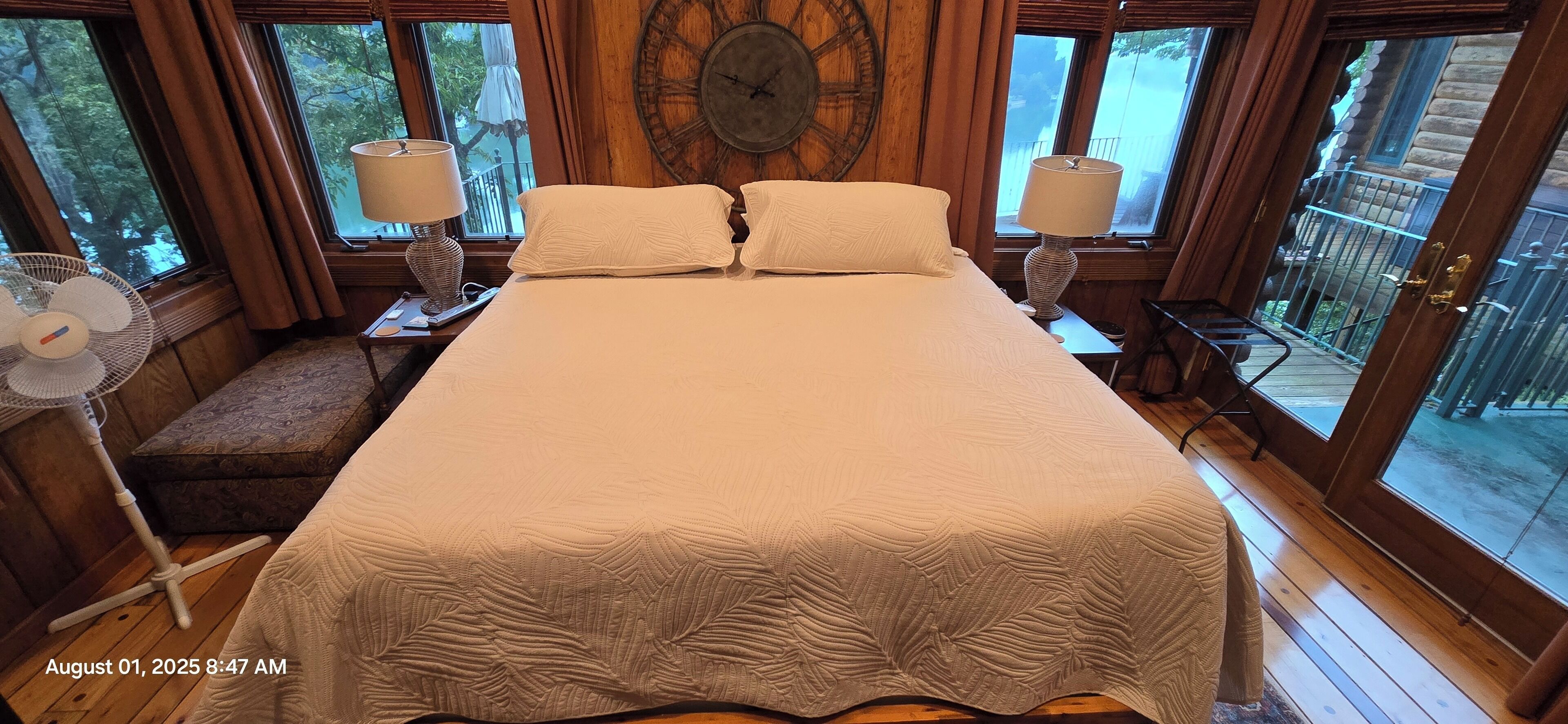 2 bedrooms, desk, iron/ironing board, free WiFi