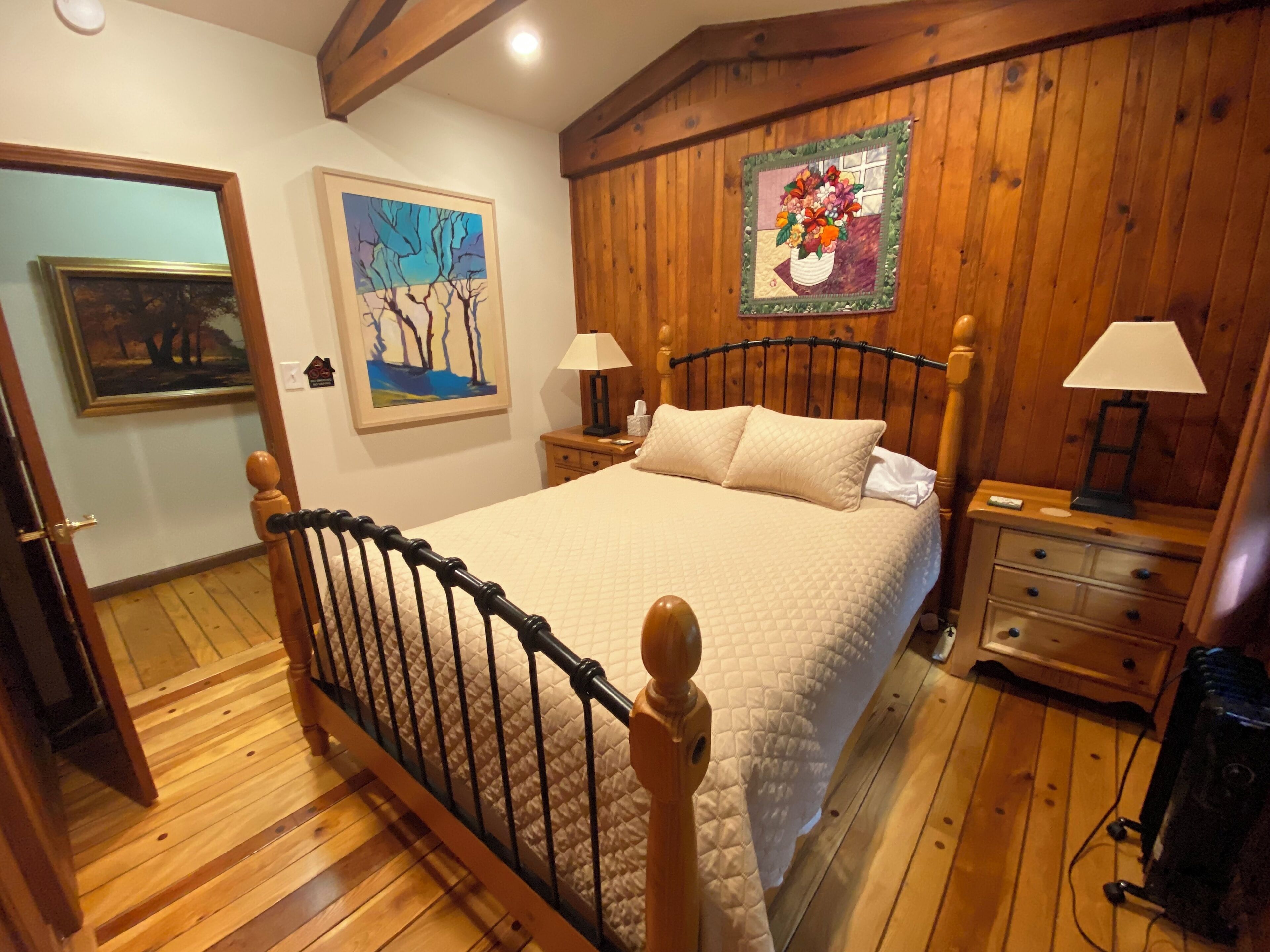 2 Schlafzimmer, Schreibtisch, Bügeleisen/Bügelbrett, kostenloses WLAN