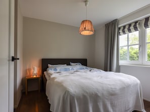 3 habitaciones y ropa de cama
