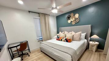 2 bedrooms, desk, iron/ironing board, WiFi