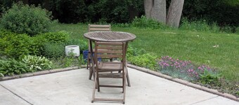 Charming 1-bedroom apt in house by creek with AC, in delightful Portage