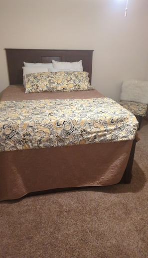1 chambre, fer et planche à repasser, Wi-Fi gratuit, draps fournis