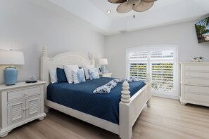 4 bedrooms, iron/ironing board, free WiFi, bed sheets