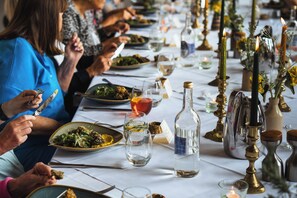 Breakfast, lunch and dinner served