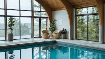 Indoor pool, outdoor pool