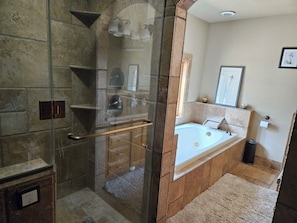 Shower, jetted tub, hair dryer, towels