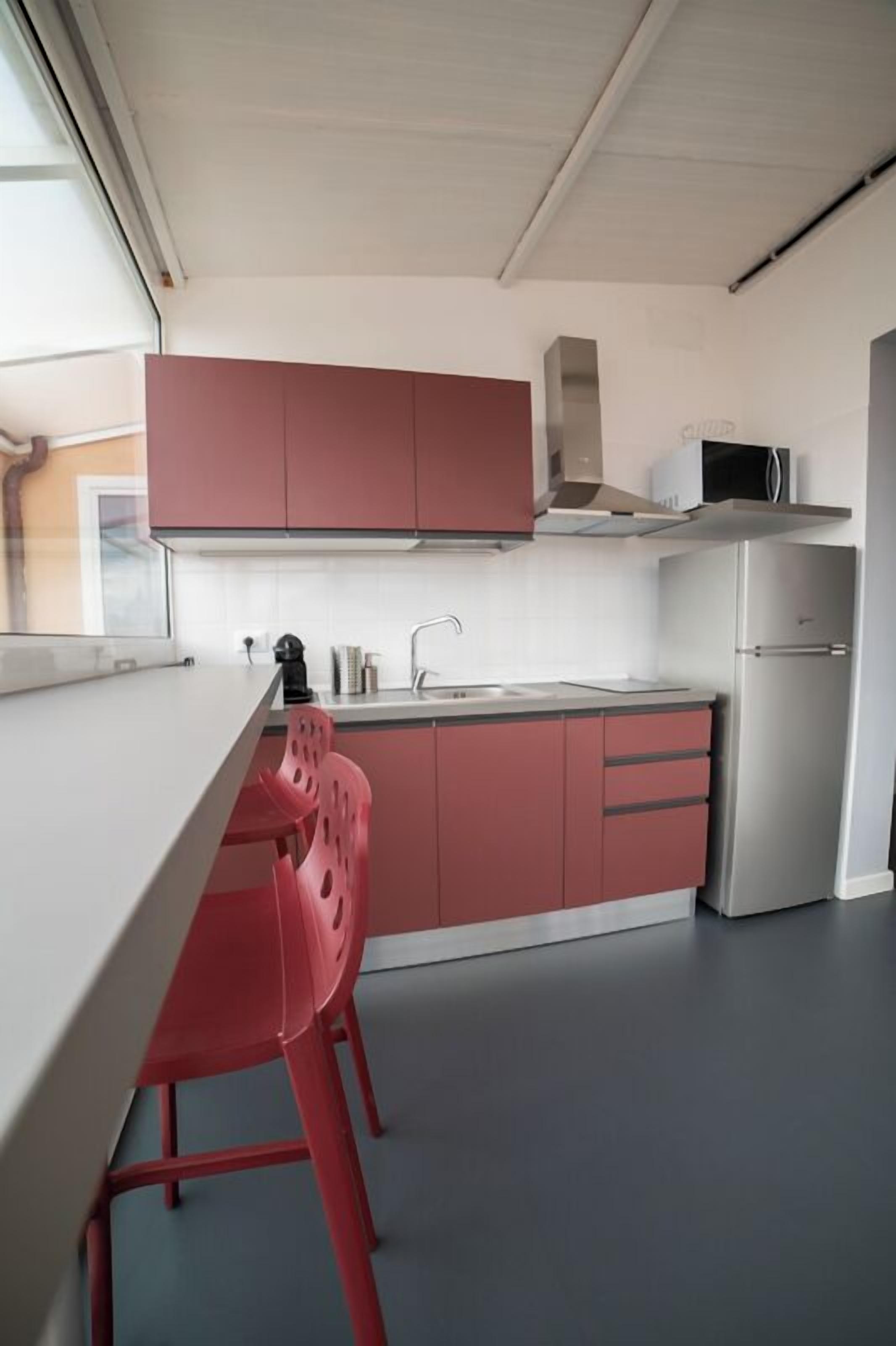 55-inch Smart TV with satellite channels, Netflix, streaming services