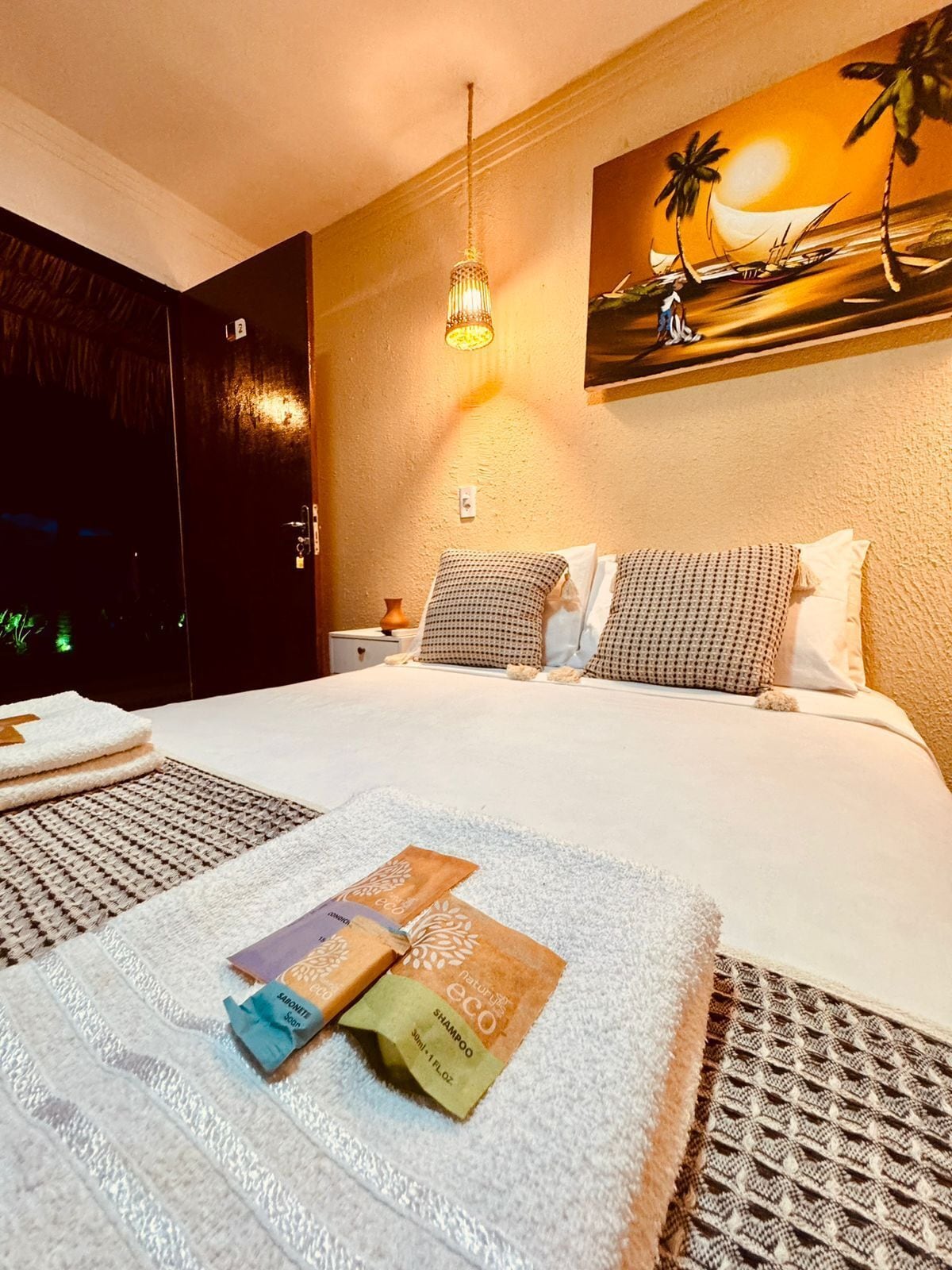 Deluxe Room, 1 Bedroom | Free WiFi, bed sheets