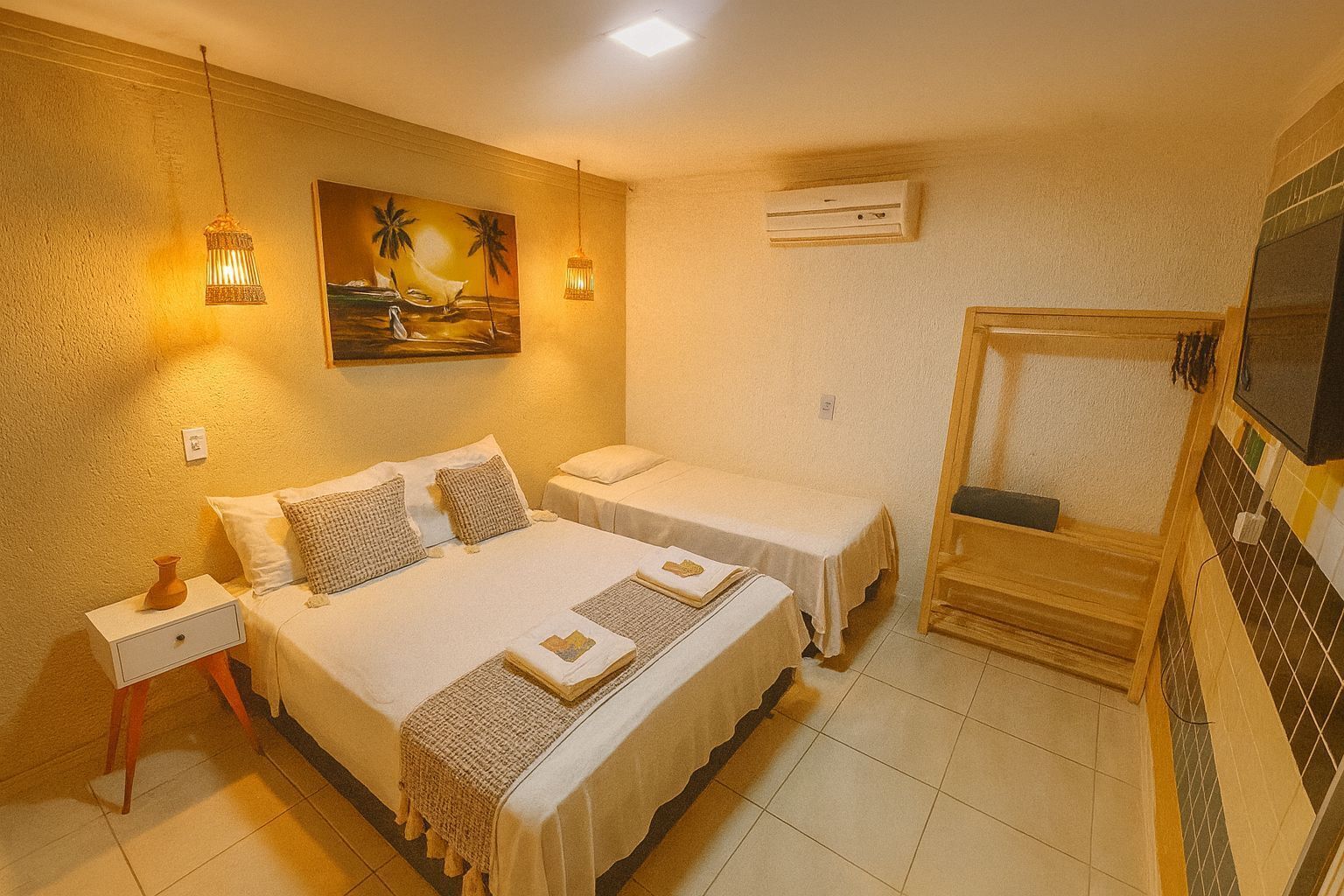 Free WiFi, bed sheets