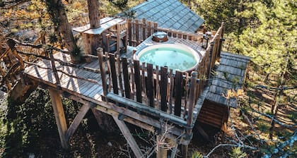 Tree houses with private Jacuzzi - Épine Vinette