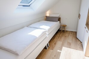 3 chambres, fer et planche à repasser, accès au Wi-Fi (inclus)